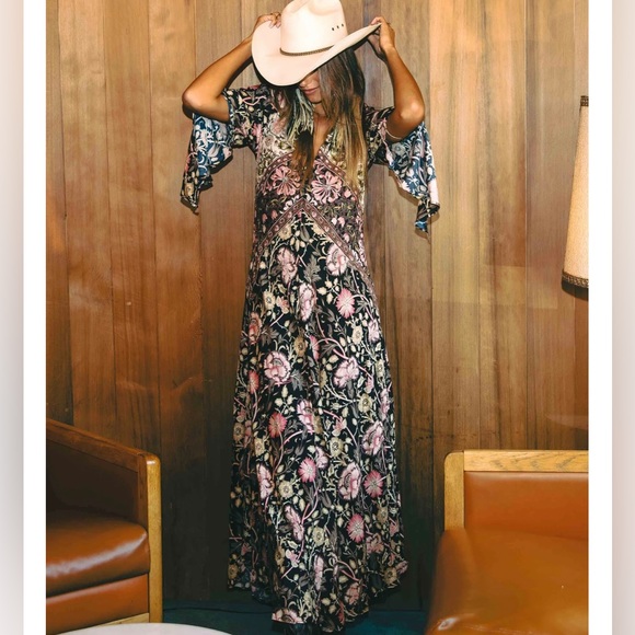 SOLD FP x Jen’s Pirate Booty Baroque Hyacinth Gown - Picture 9 of 15